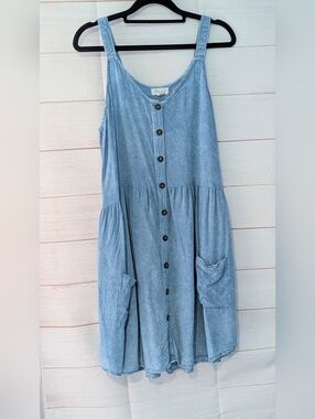 Daisy 🏝️ Island Light Wash Button-Front Denim Sundress With Pockets Size Medium